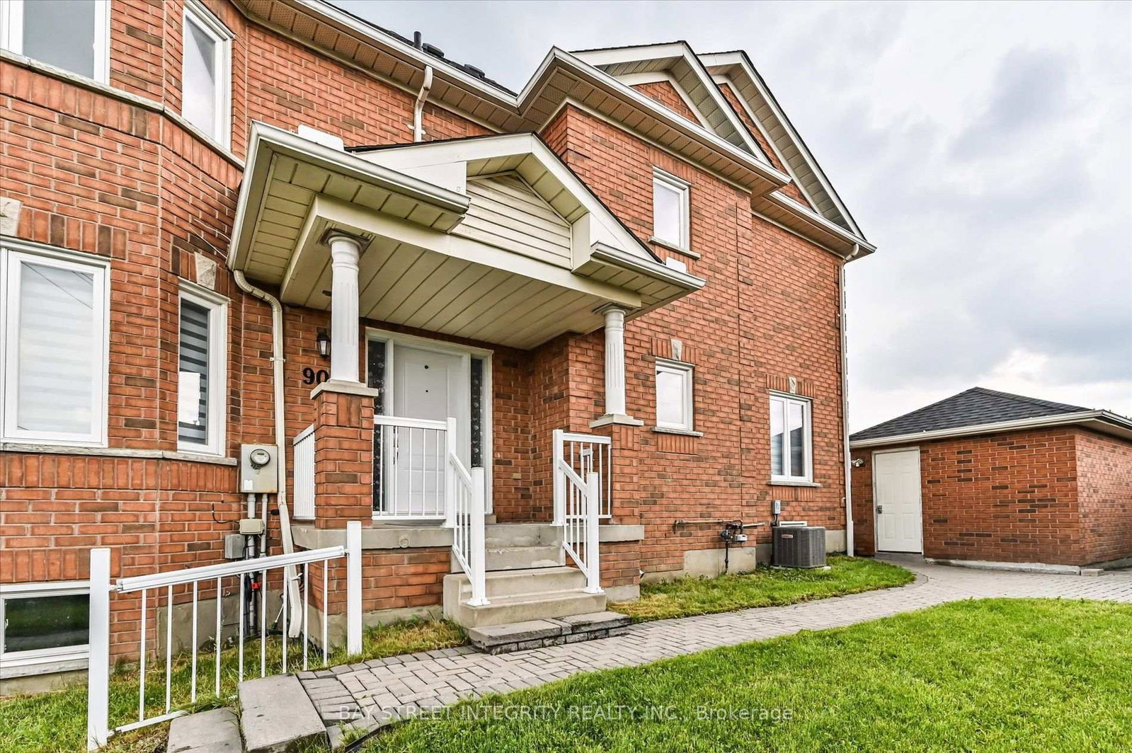 9096 Dufferin Street N • Vaughan, ON photo 4