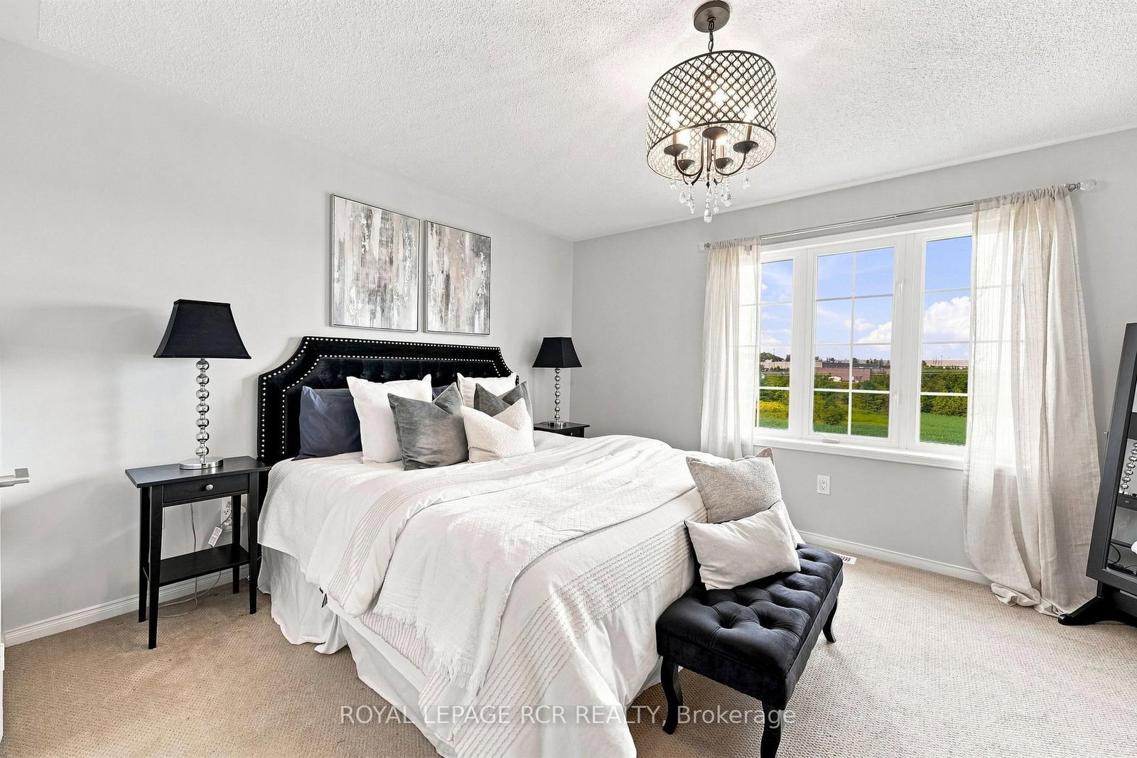 70 Millcliff Circle • Aurora, ON photo 15
