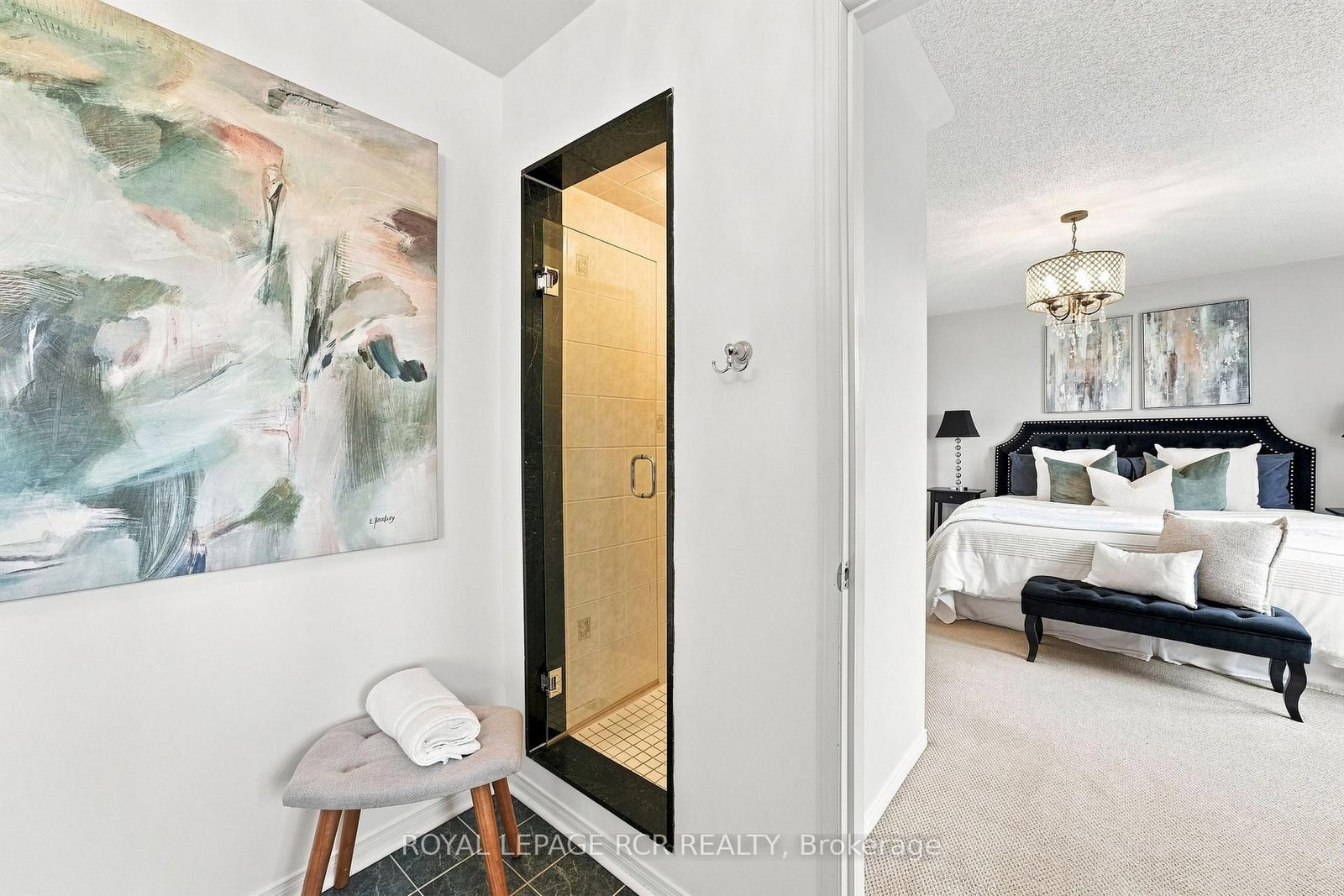 70 Millcliff Circle • Aurora, ON photo 18