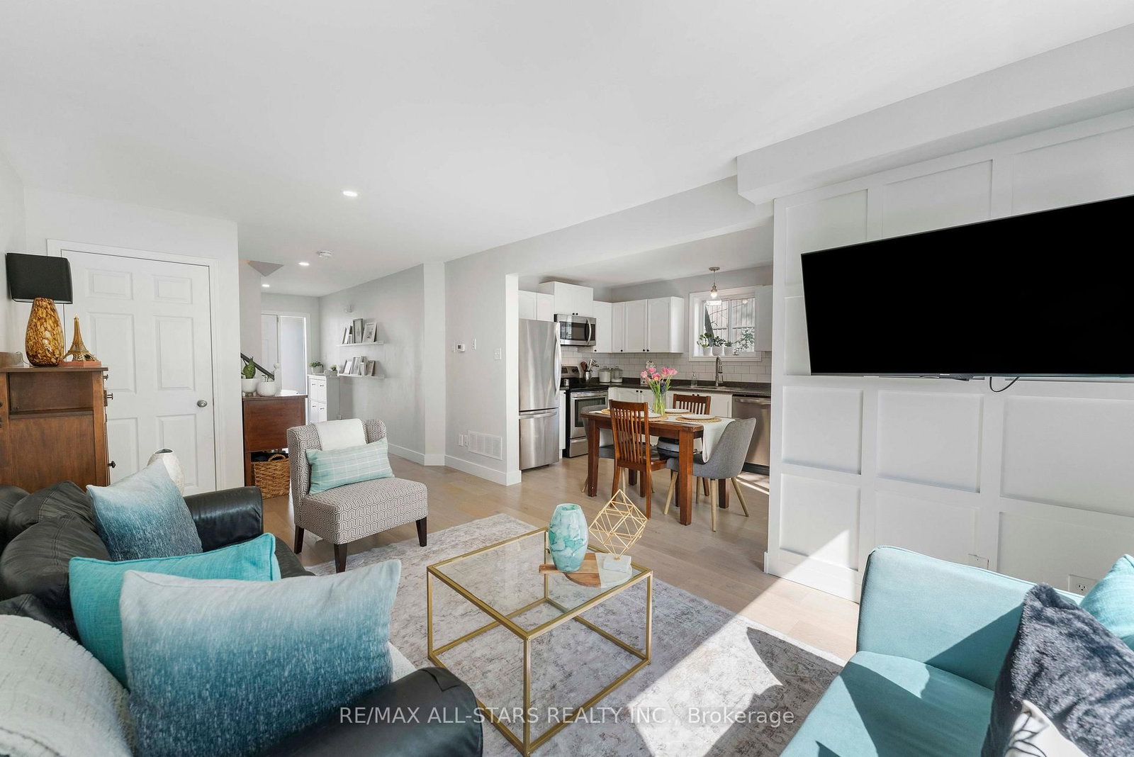 58 Margaret Graham Crescent • East Gwillimbury, ON photo 2