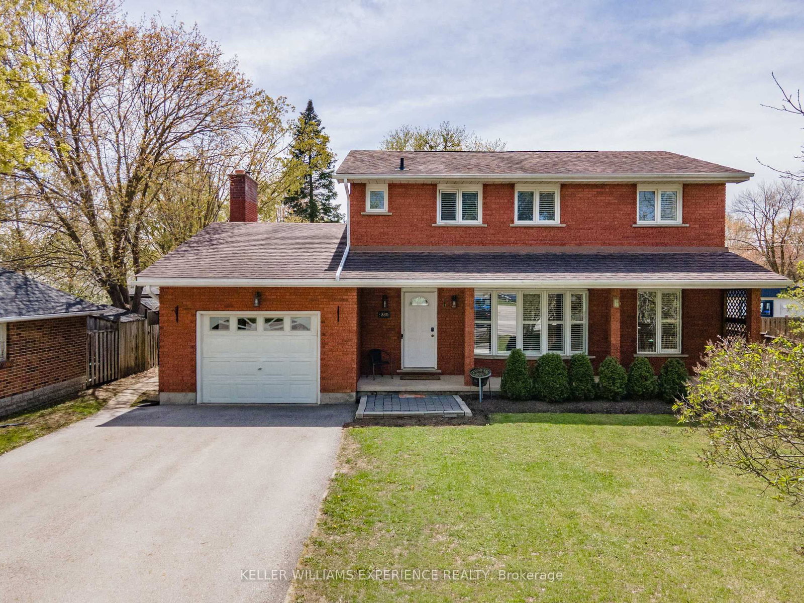 281 Victoria Street E • New Tecumseth, ON photo 1
