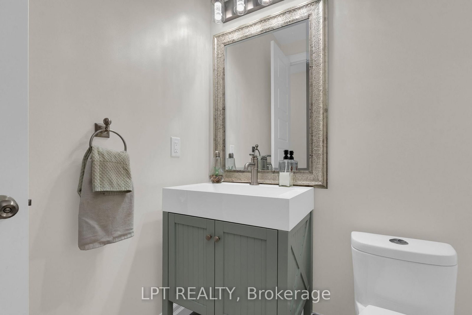 1333 Harrington Street • Innisfil, ON photo 13