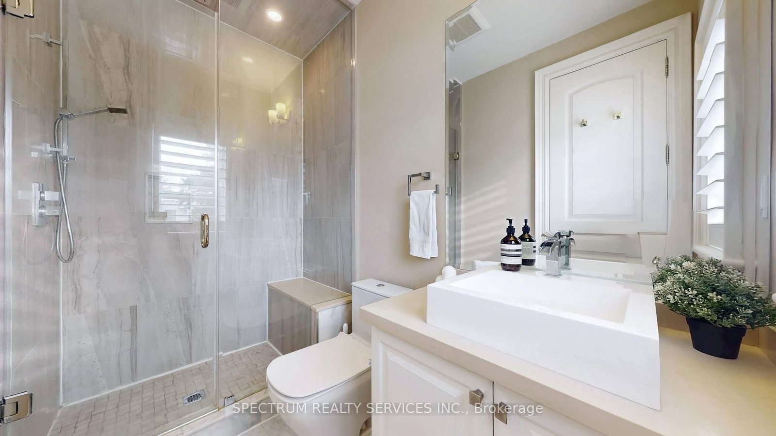 223 Lennox Avenue • Richmond Hill, ON photo 33
