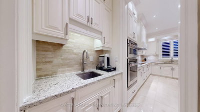 223 Lennox Avenue • Richmond Hill, ON photo 9