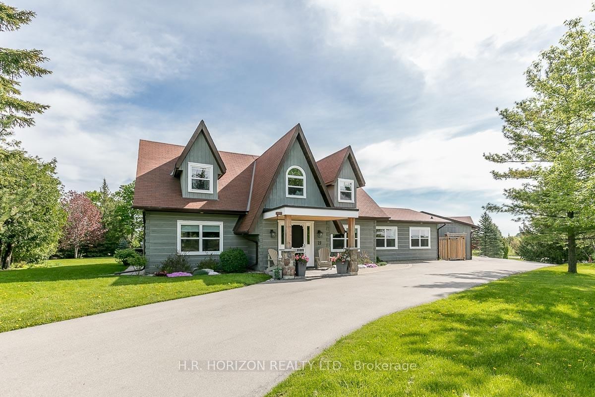 19 Mulock Drive • Bradford West Gwillimbury, ON photo 1
