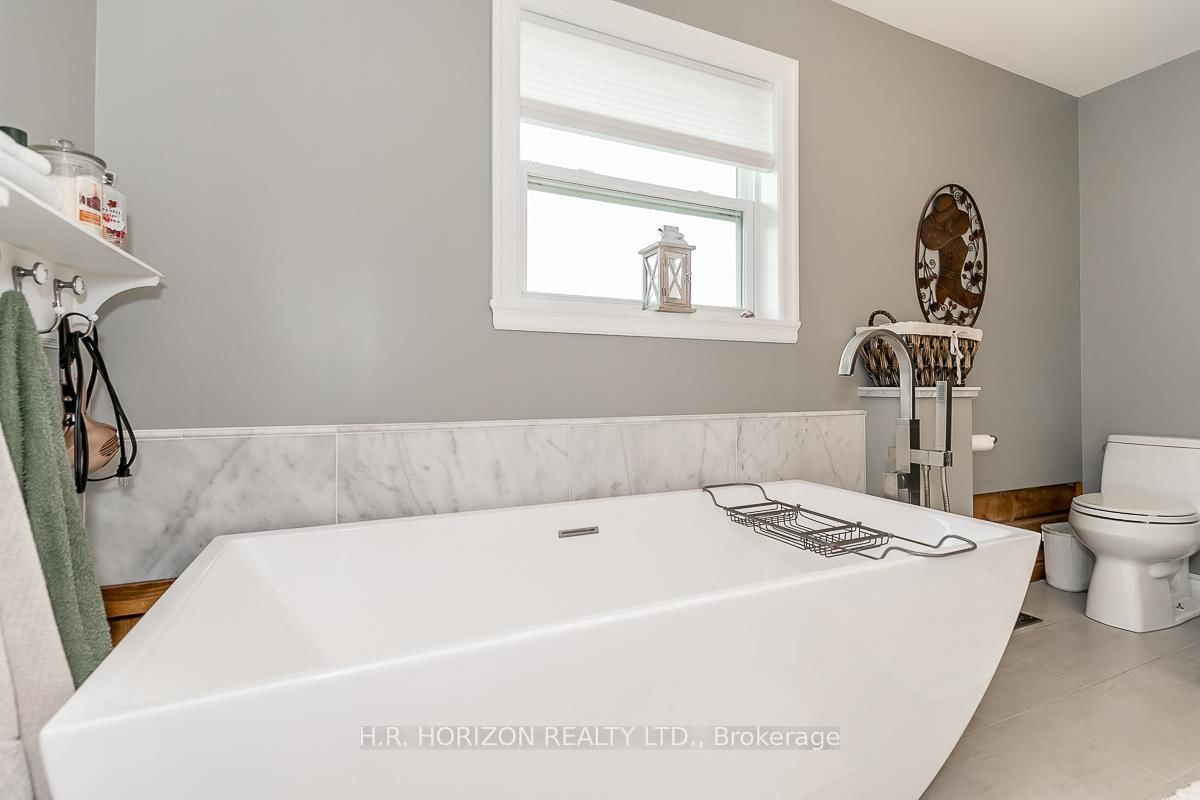 19 Mulock Drive • Bradford West Gwillimbury, ON photo 19