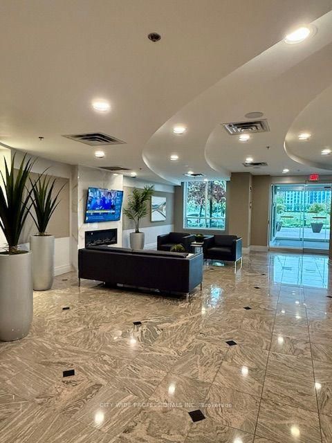 509 - 39 Oneida Crescent, Richmond Hill 5