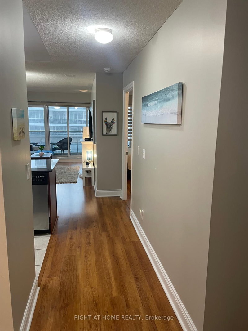 1804 - 7 North Park Drive W