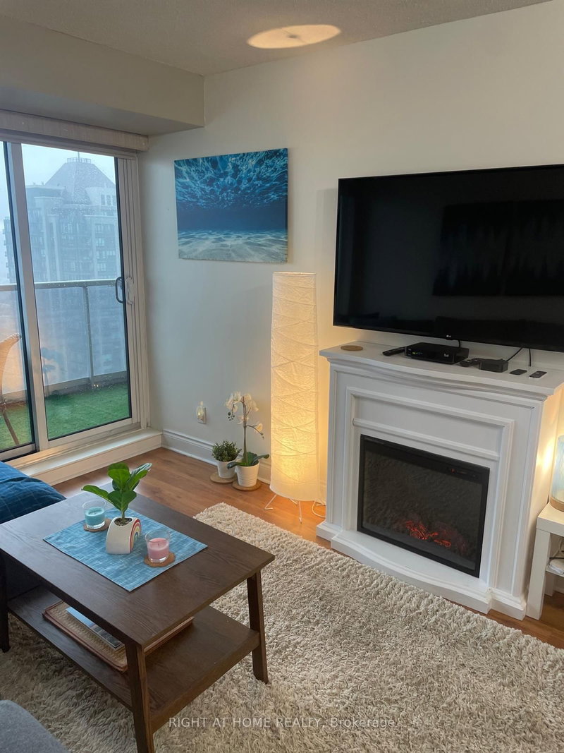 1804 - 7 North Park Drive W