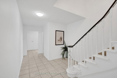 182 Tall Grass Trail • Vaughan, ON photo 9
