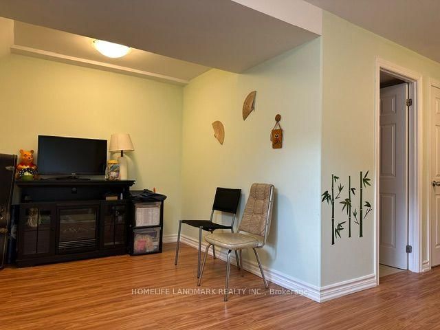 13 Eastwind Drive • Whitchurch-Stouffville, ON photo 18