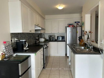 13 Eastwind Drive • Whitchurch-Stouffville, ON photo 6