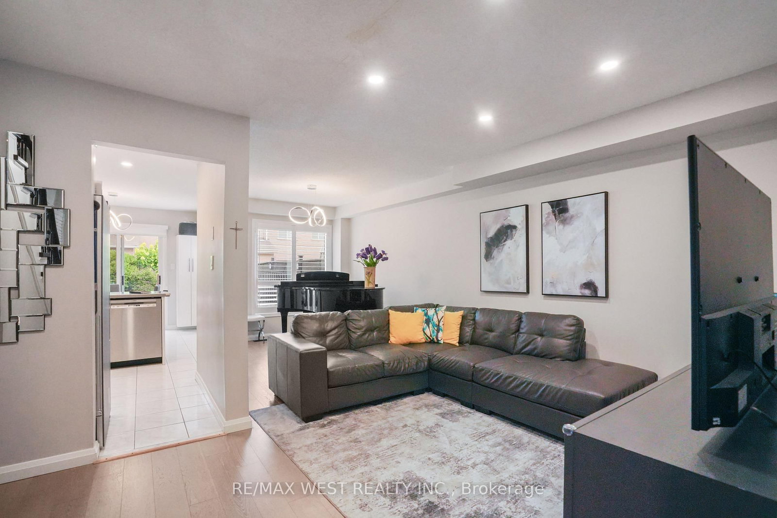 8 Jensen Court • Vaughan, ON photo 10