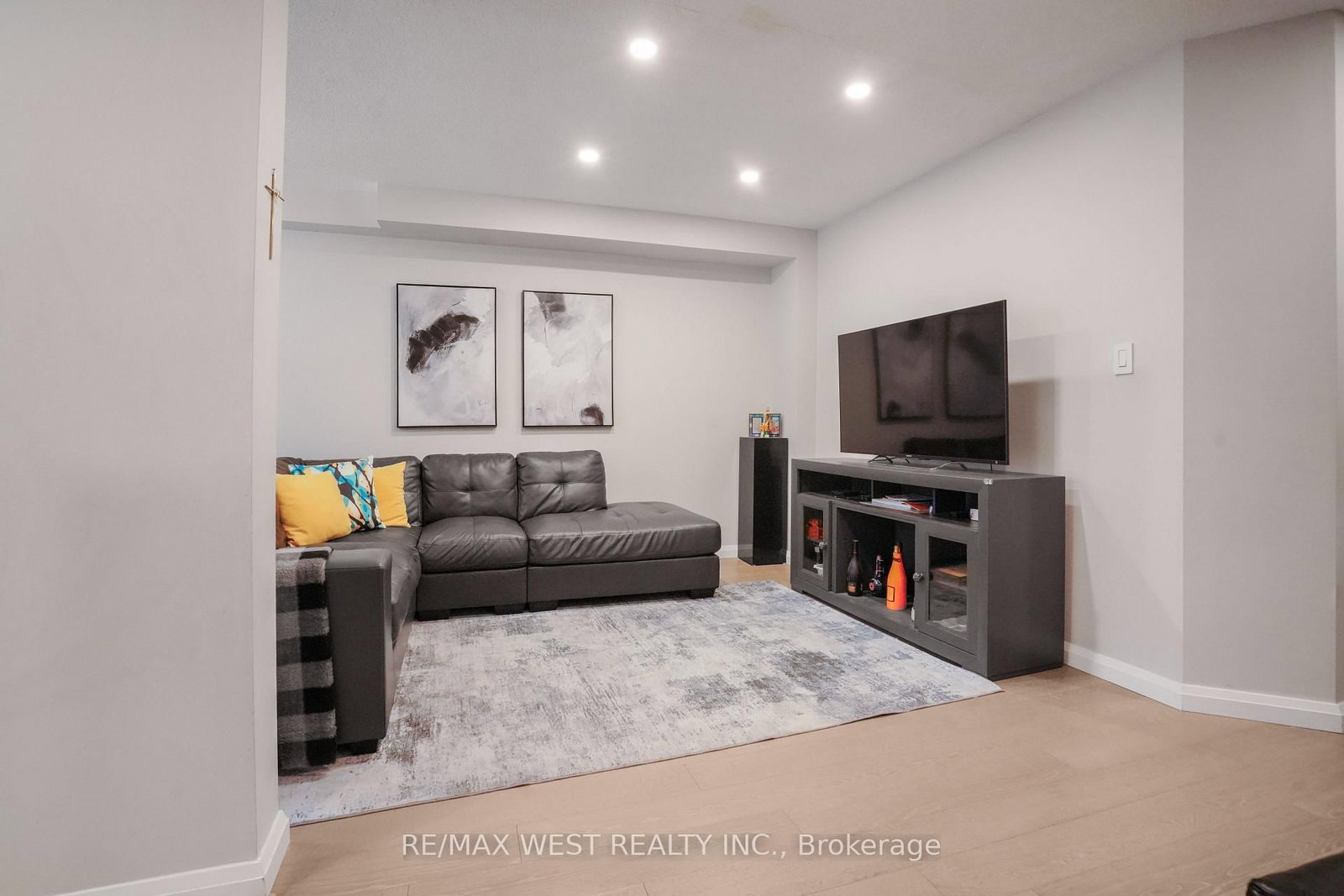 8 Jensen Court • Vaughan, ON photo 12