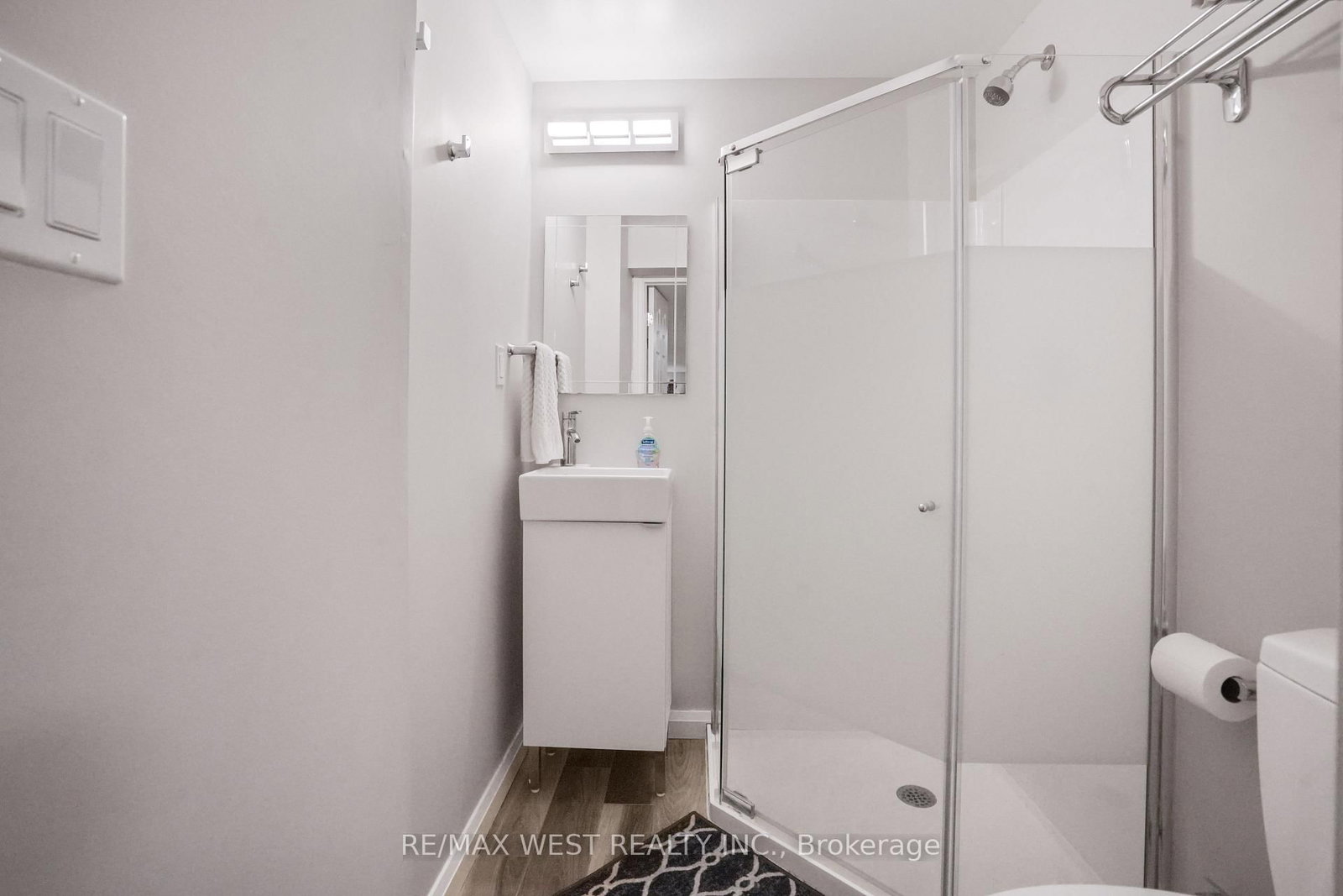 8 Jensen Court • Vaughan, ON photo 13