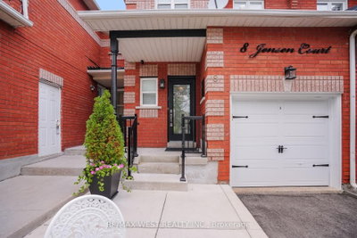 8 Jensen Court • Vaughan, ON photo 4