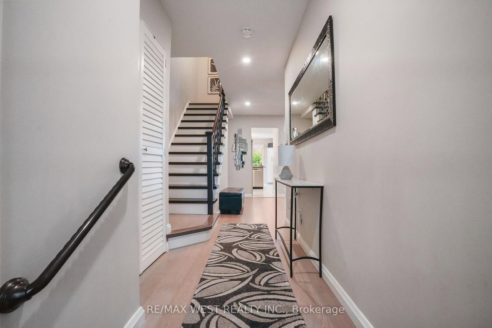 8 Jensen Court • Vaughan, ON photo 5