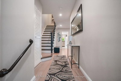 8 Jensen Court • Vaughan, ON photo 5