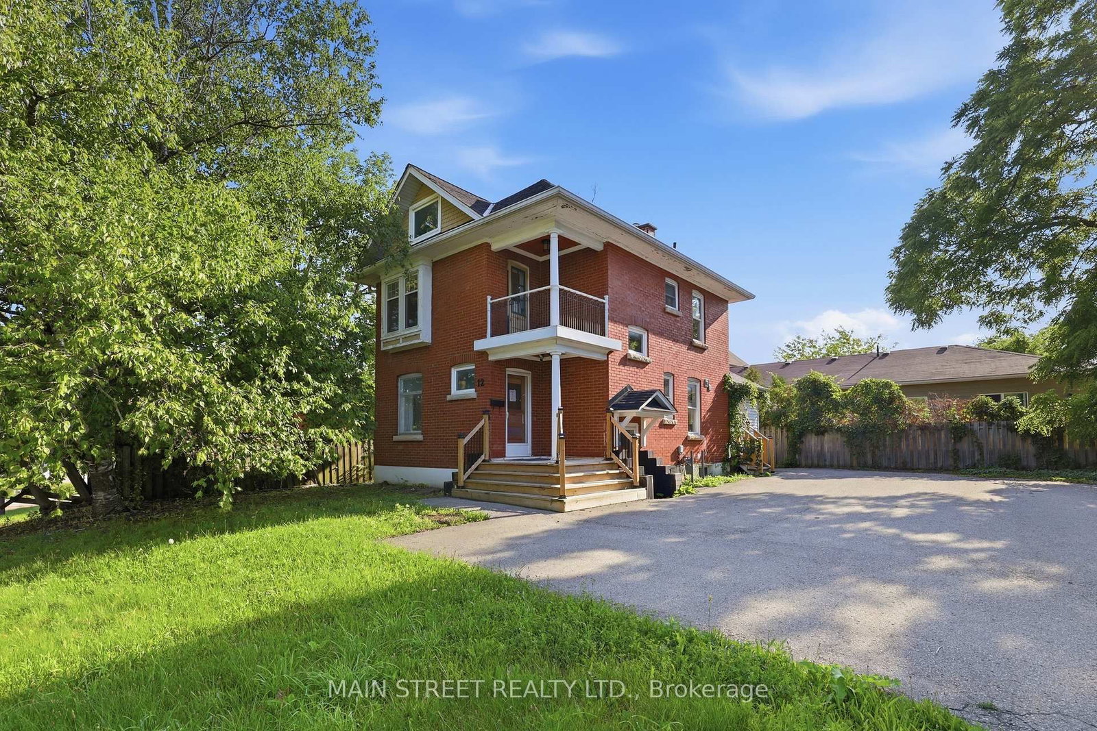 12 Vincent Street • Newmarket, ON photo 1