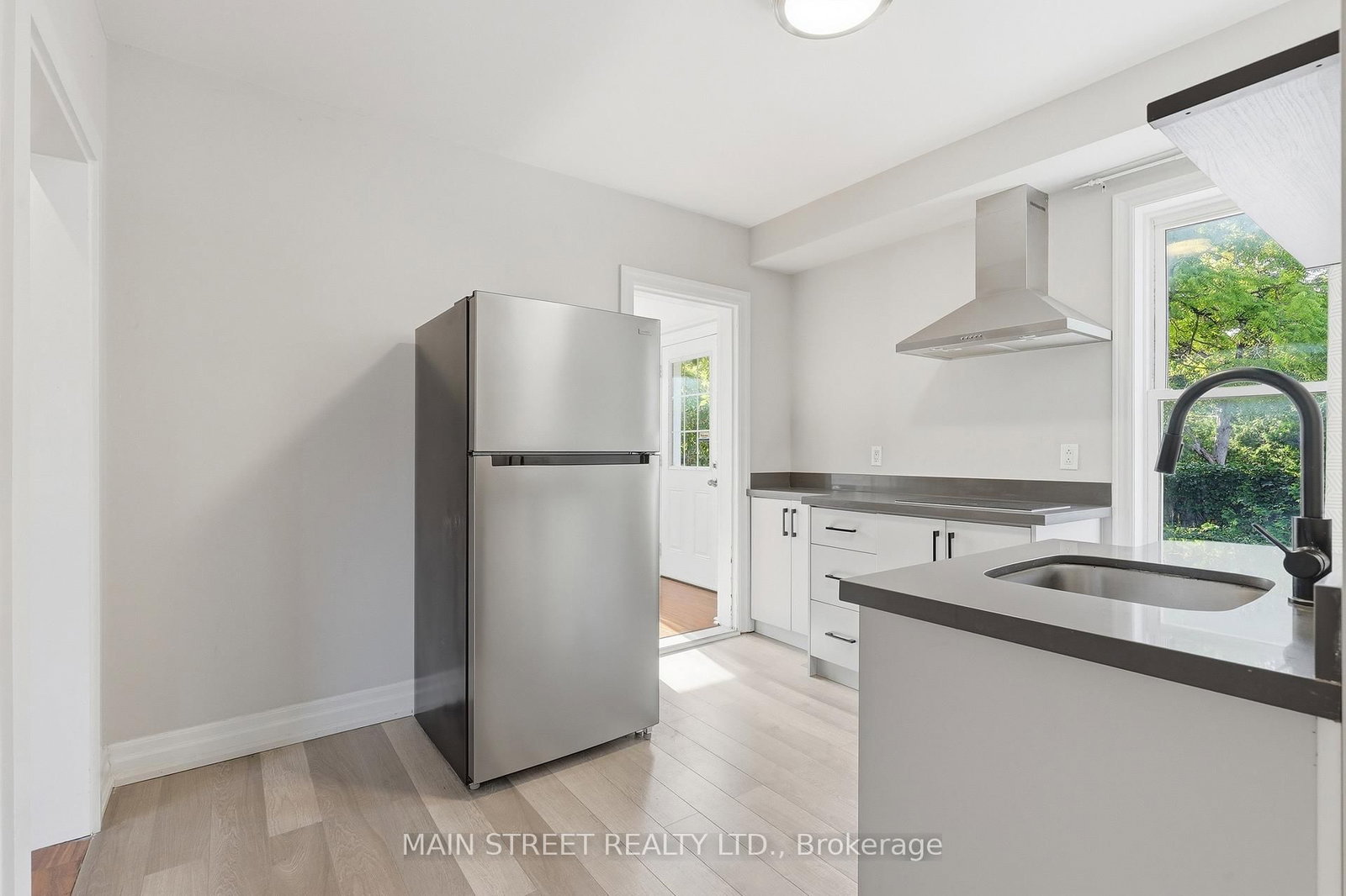 12 Vincent Street • Newmarket, ON photo 13