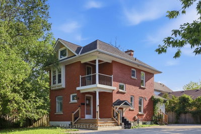 12 Vincent Street • Newmarket, ON photo 2