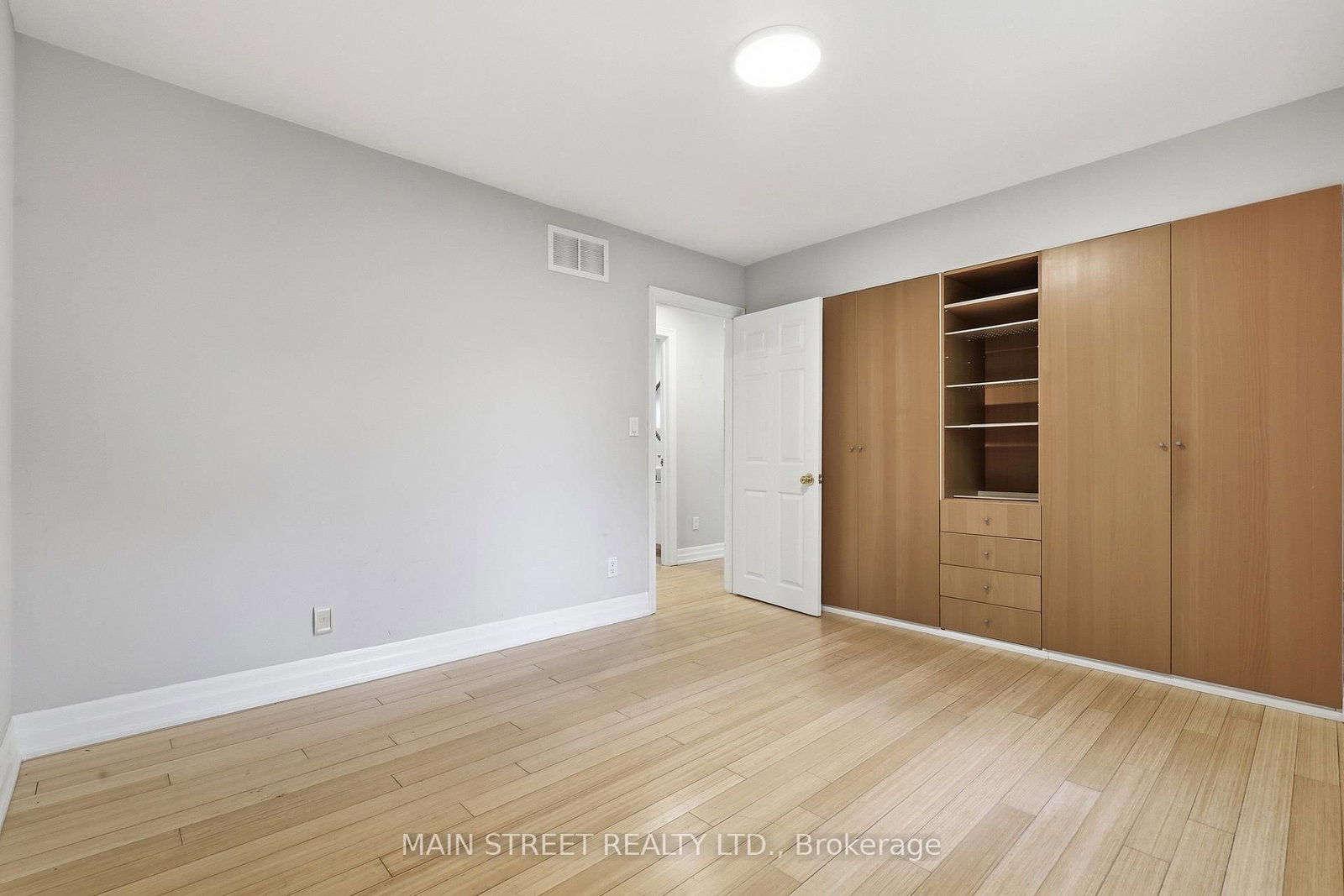 12 Vincent Street • Newmarket, ON photo 29