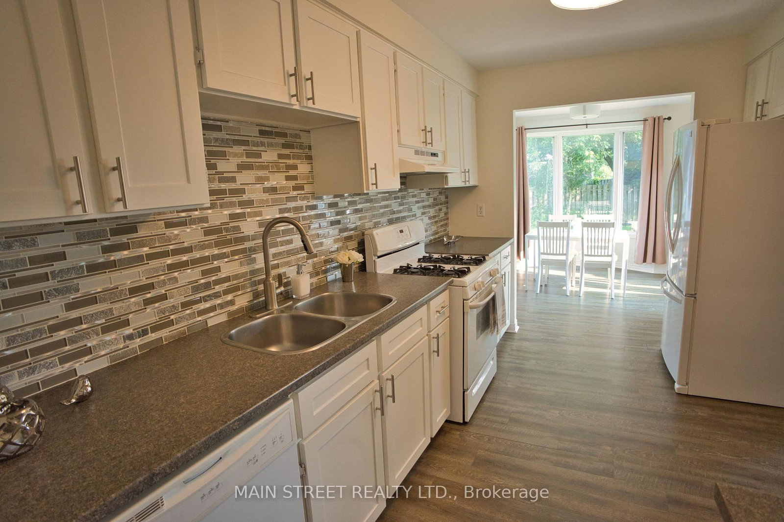 97 Riverglen Drive • Georgina, ON photo 11