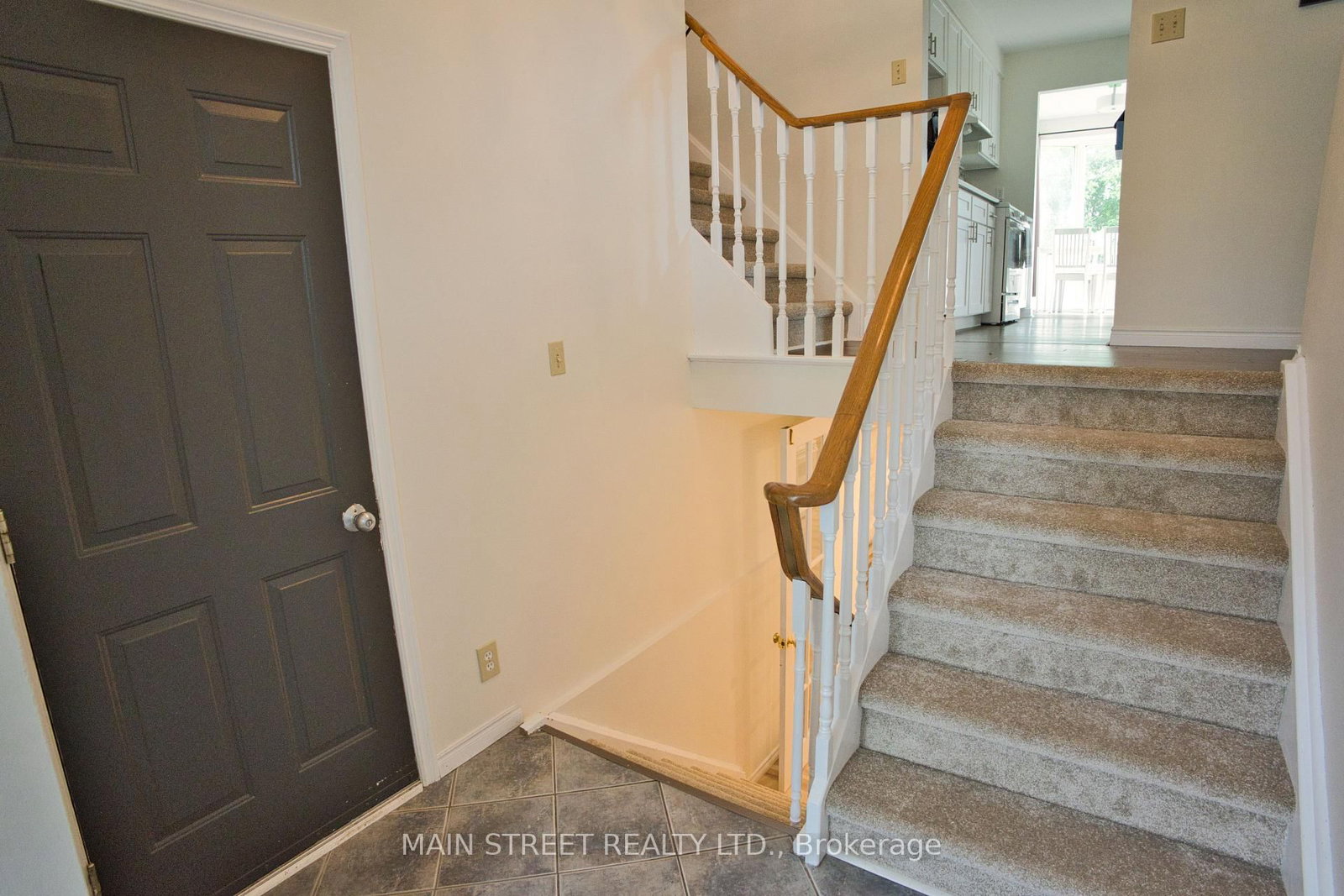 97 Riverglen Drive • Georgina, ON photo 3