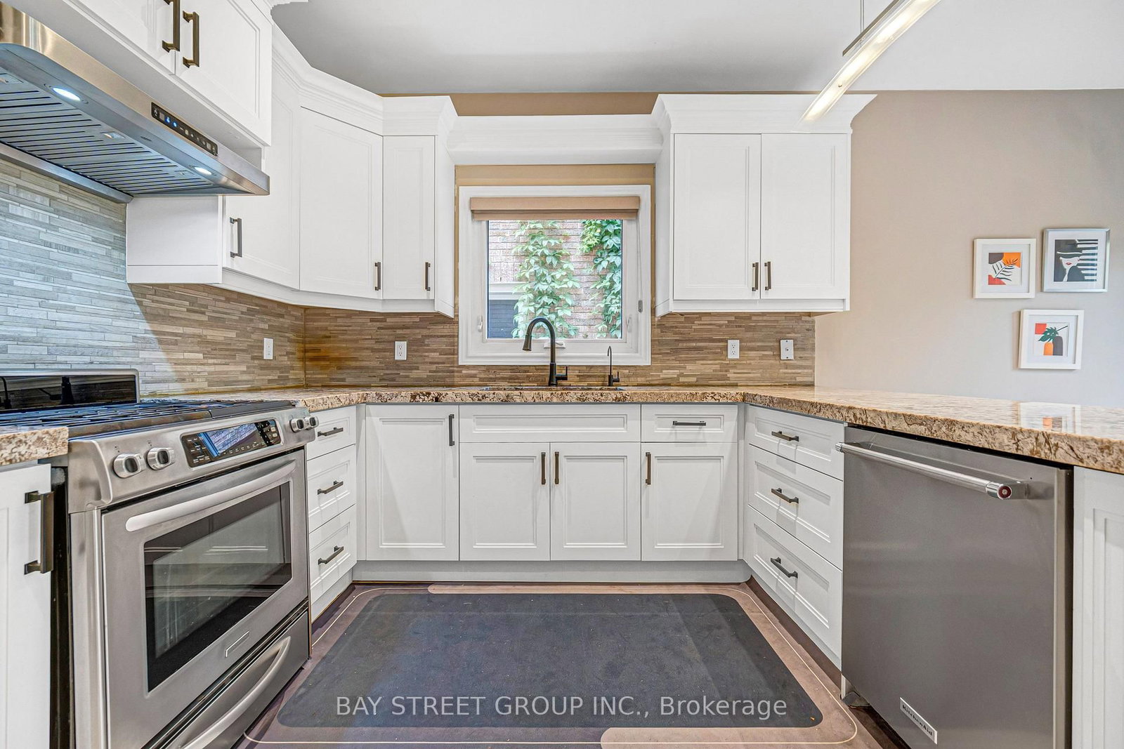 14 Rocksprings Avenue • Richmond Hill, ON photo 16