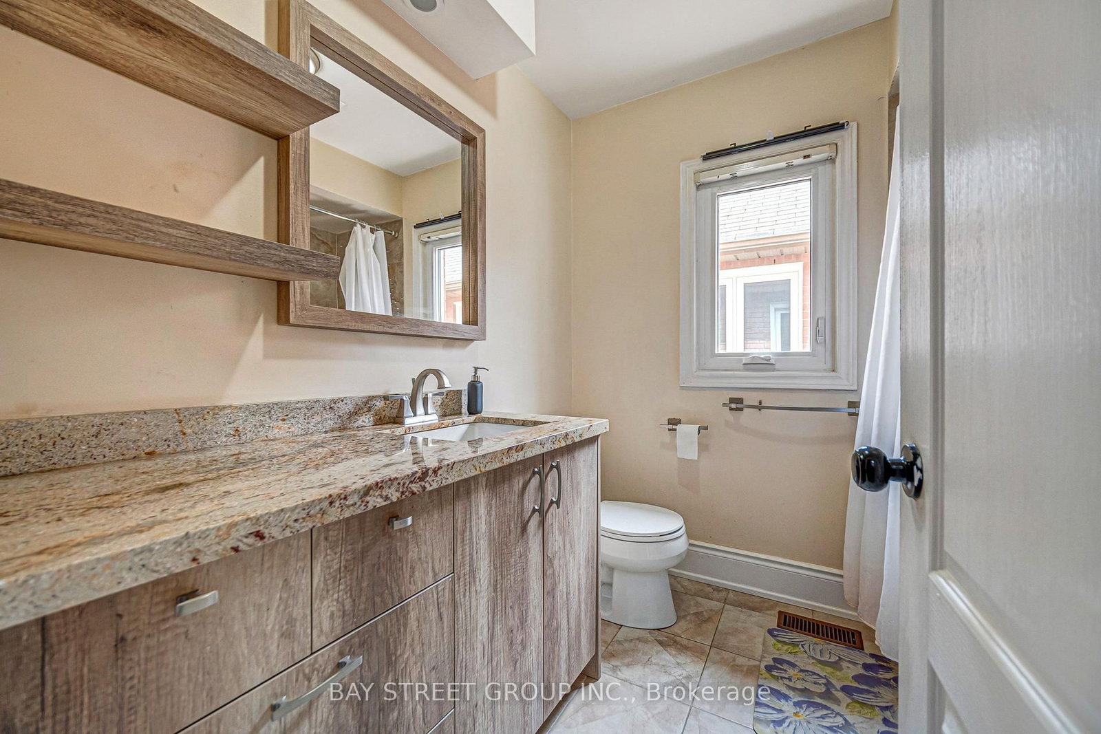 14 Rocksprings Avenue • Richmond Hill, ON photo 37