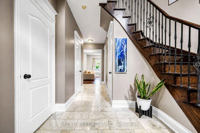 14 Rocksprings Avenue • Richmond Hill, ON photo 6