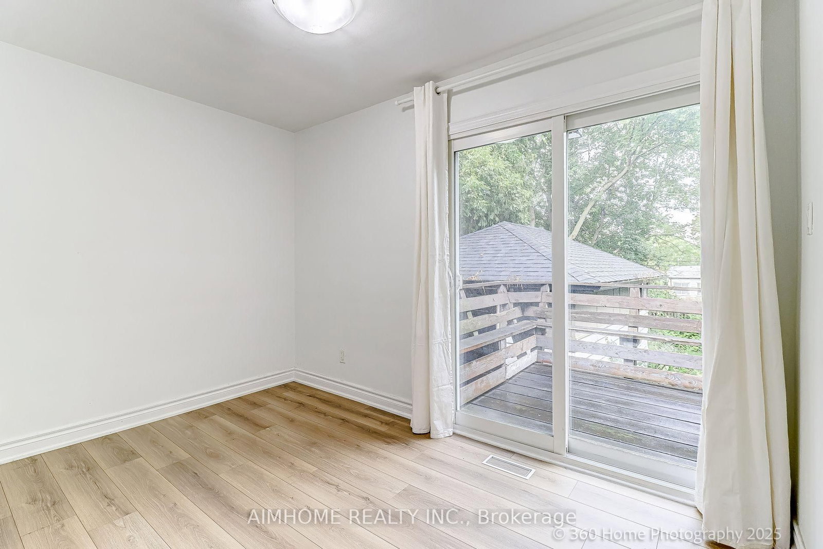 108 Steeles Avenue E • Markham, ON photo 15