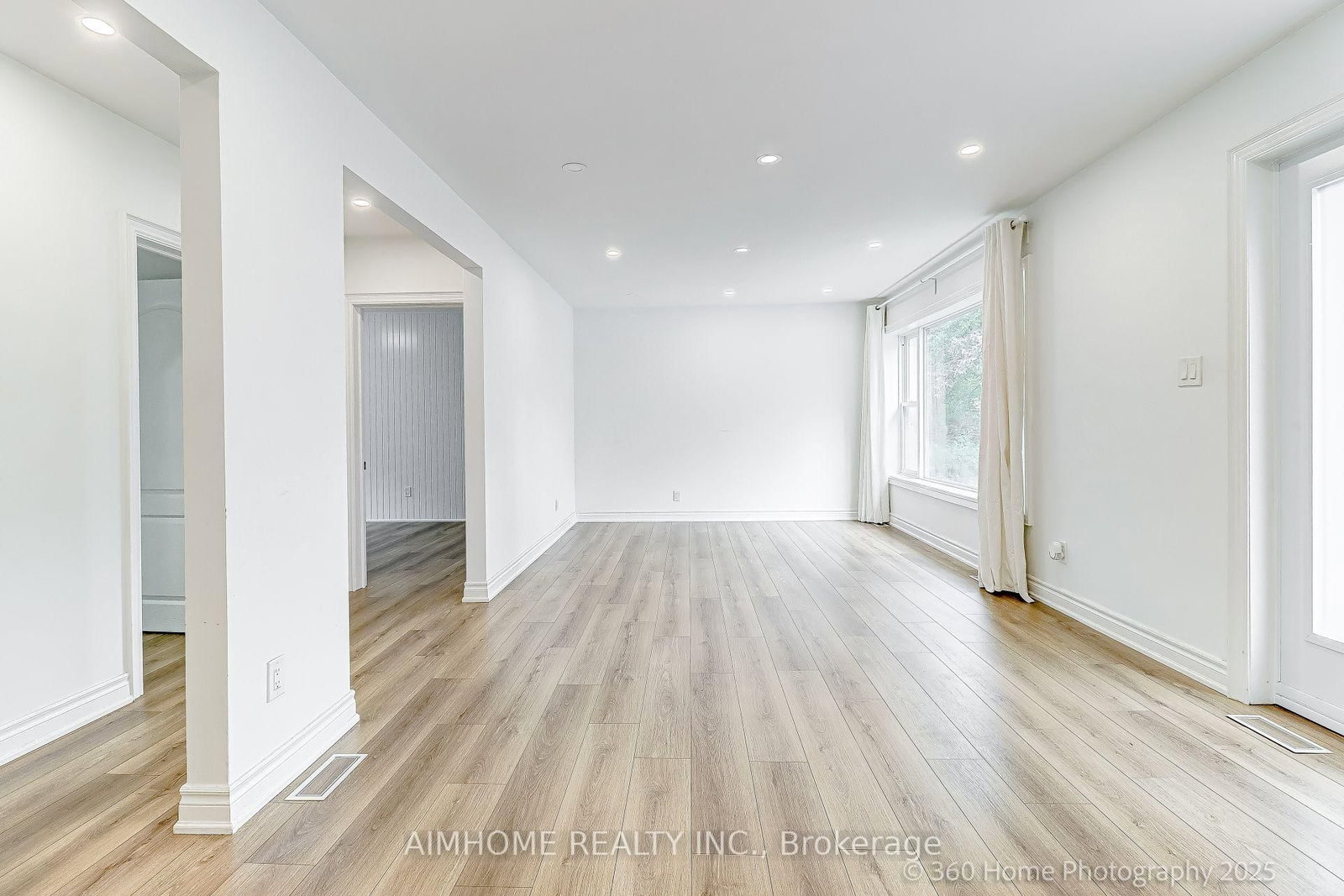 108 Steeles Avenue E • Markham, ON photo 4