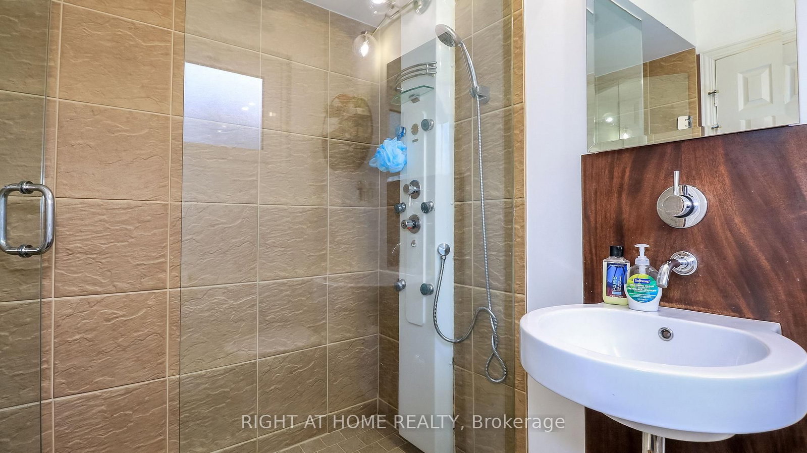 8 Sunset Street • East Gwillimbury, ON photo 19
