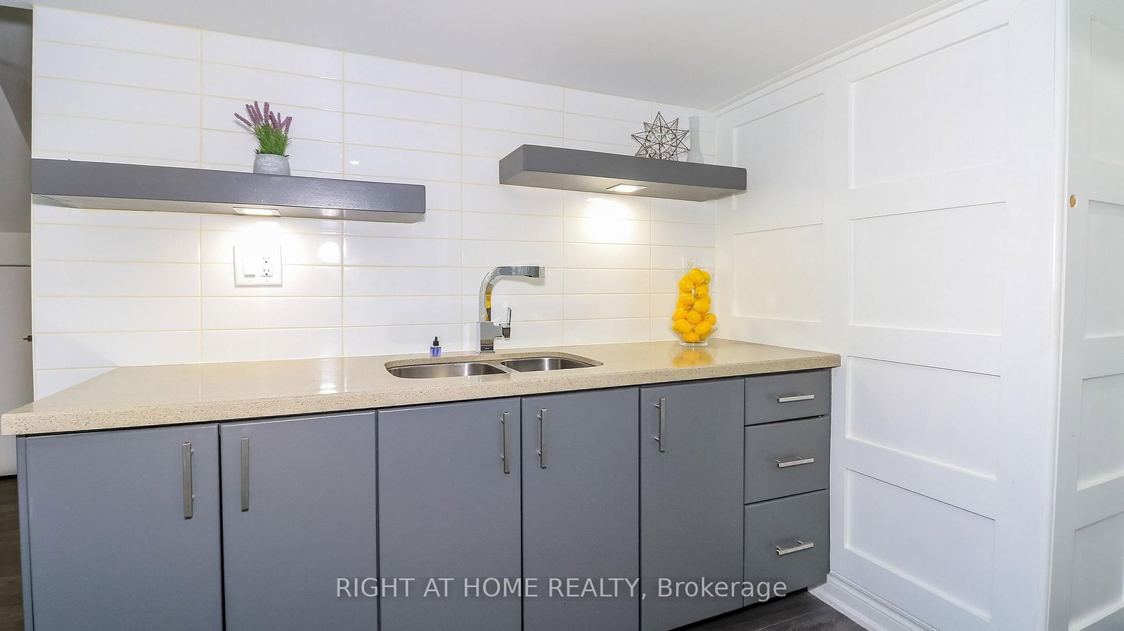 8 Sunset Street • East Gwillimbury, ON photo 22