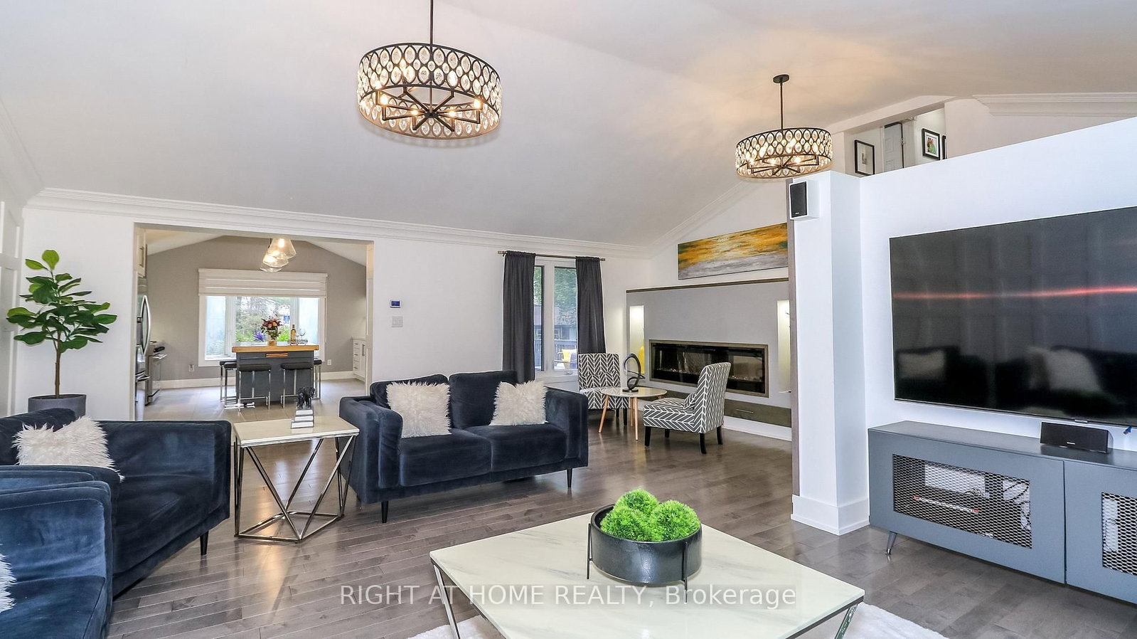8 Sunset Street • East Gwillimbury, ON photo 32