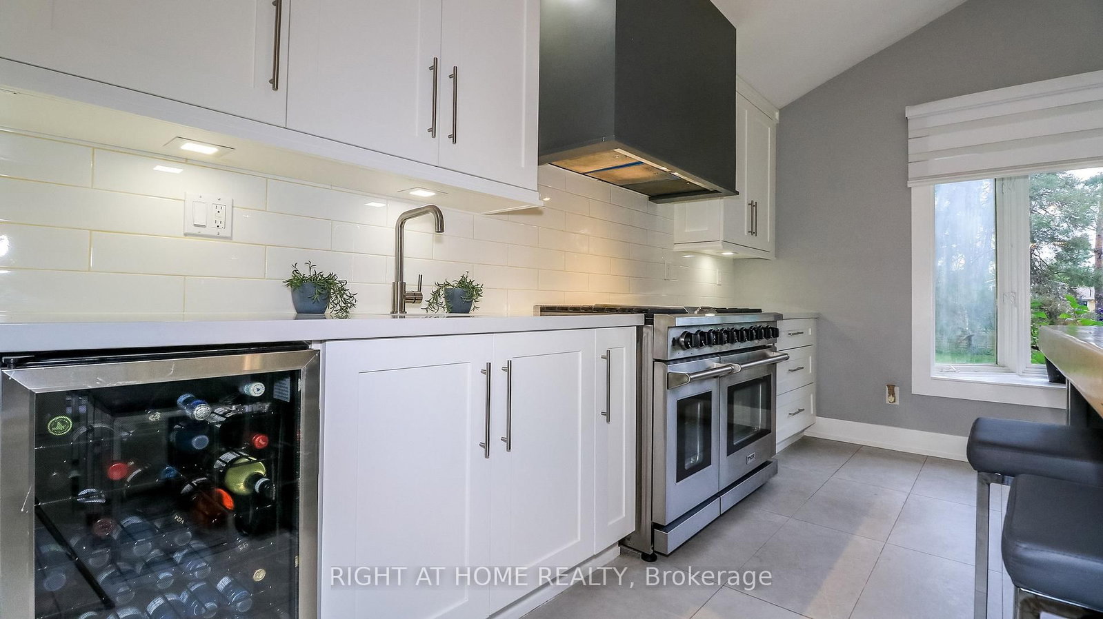 8 Sunset Street • East Gwillimbury, ON photo 37