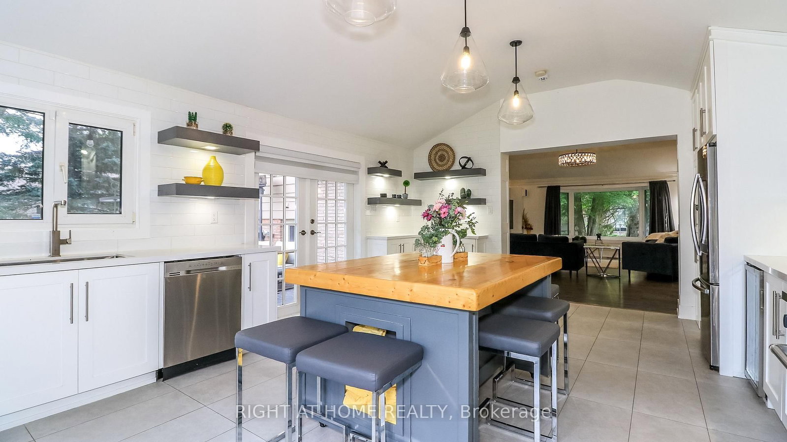 8 Sunset Street • East Gwillimbury, ON photo 41