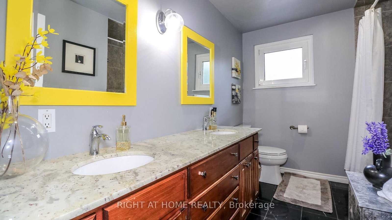 8 Sunset Street • East Gwillimbury, ON photo 44