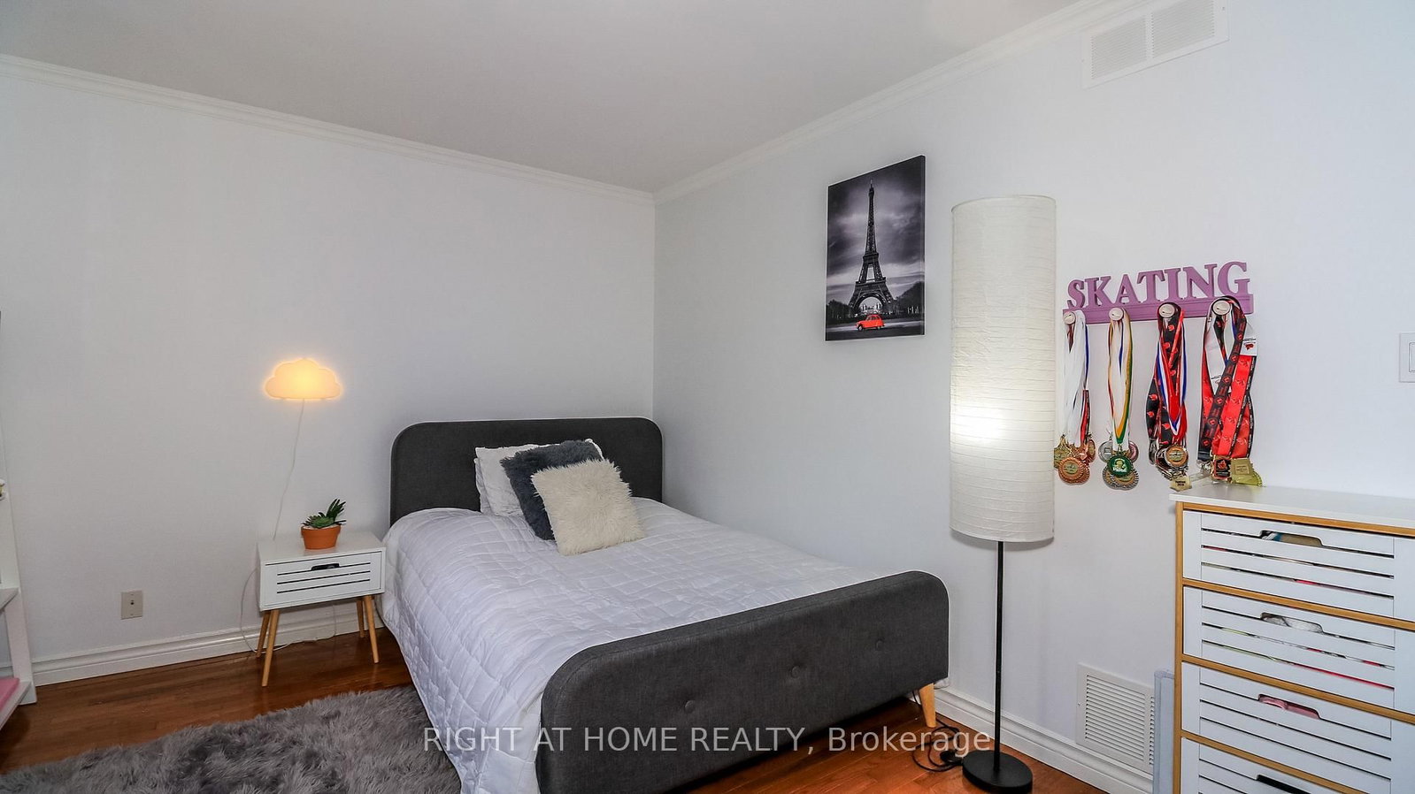8 Sunset Street • East Gwillimbury, ON photo 46