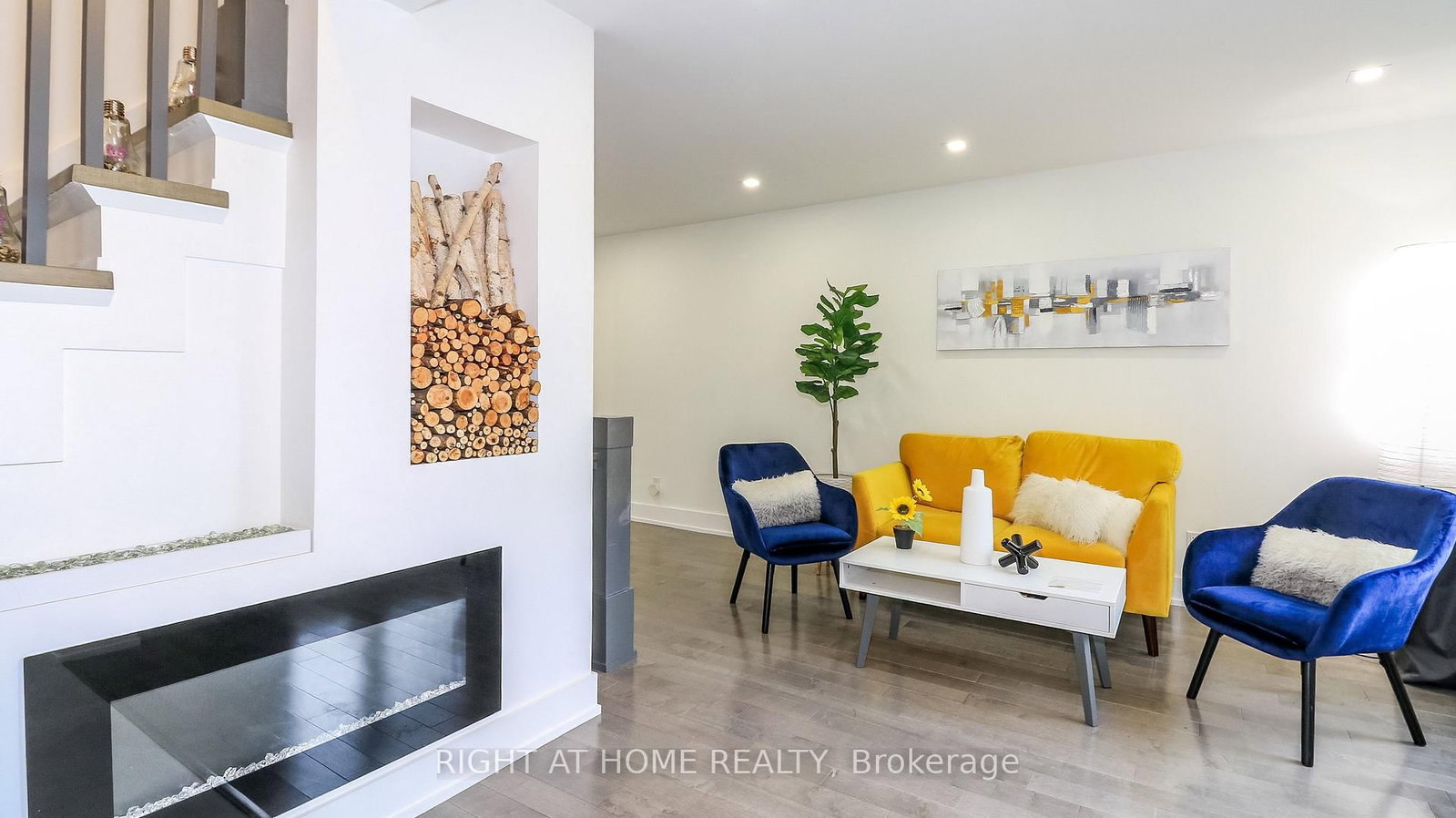 8 Sunset Street • East Gwillimbury, ON photo 9