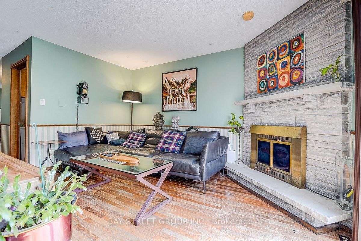 304 Charlton Avenue • Vaughan, ON photo 12