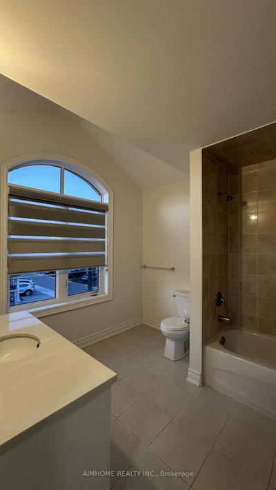 52 Liam Lane • Markham, ON photo 9