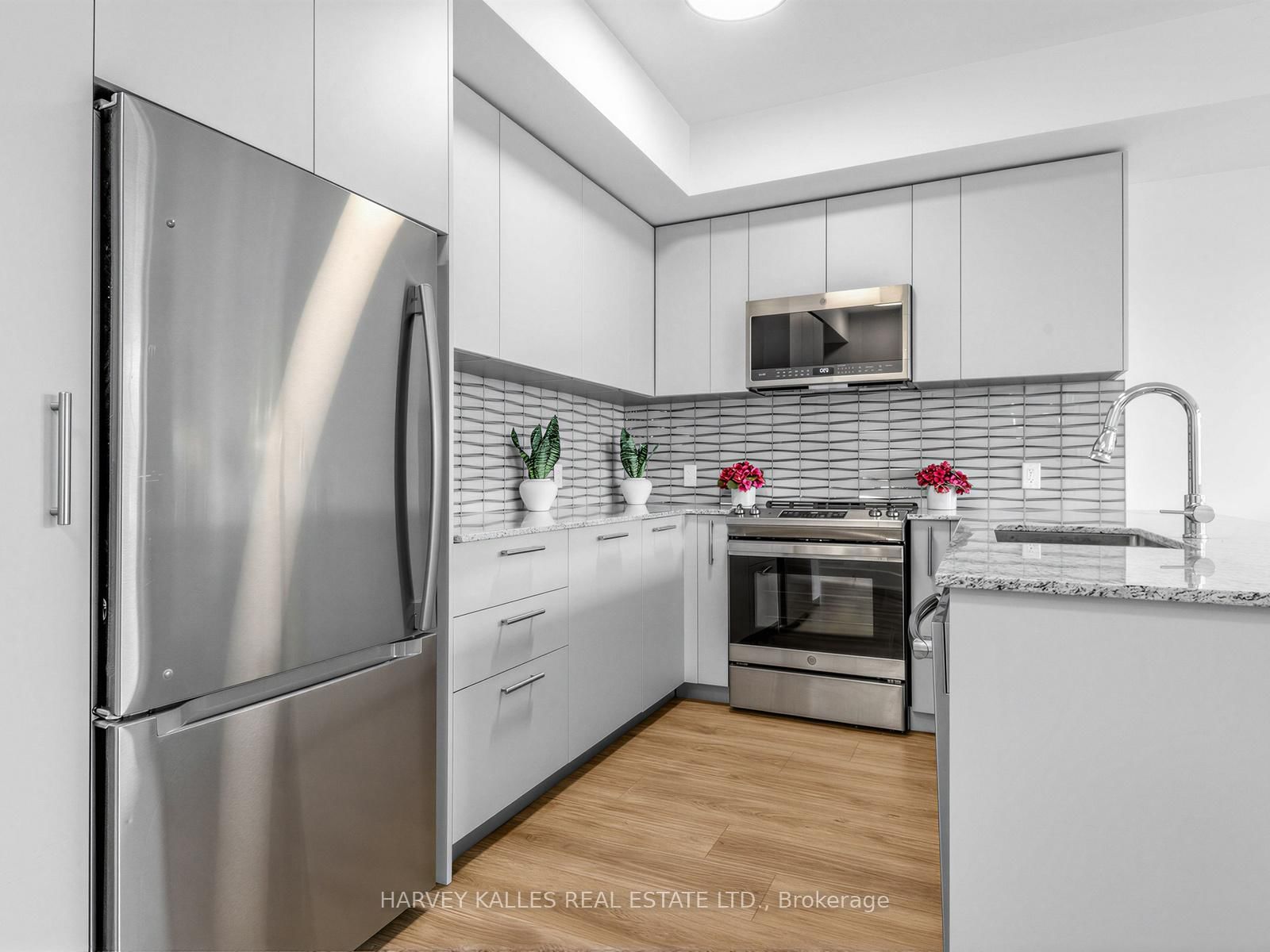 101 Cathedral High Street • #329 • Markham, ON photo 4