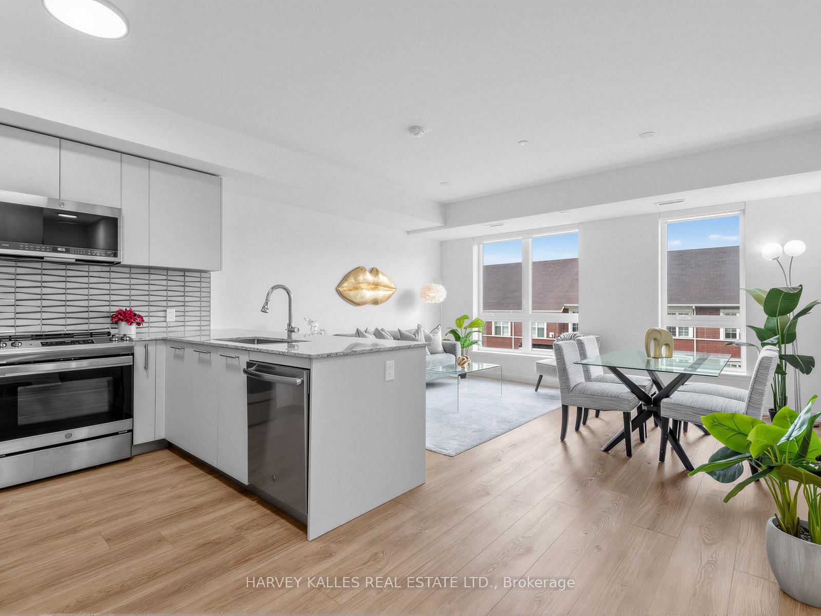 101 Cathedral High Street • #329 • Markham, ON photo 6