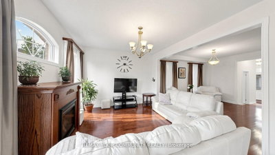 6 Homerton Avenue • Richmond Hill, ON photo 6