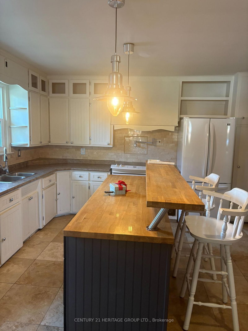 Main Floor - 102 Paris Street