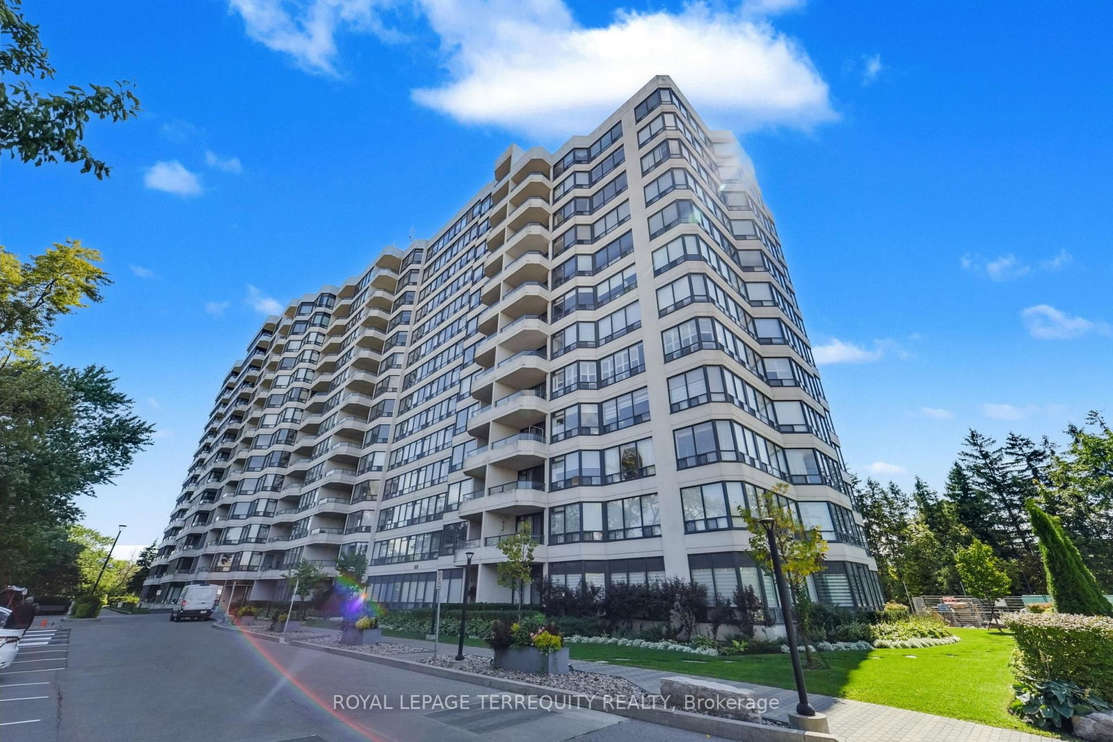 8501 Bayview Avenue • #1107 • Richmond Hill, ON photo 3