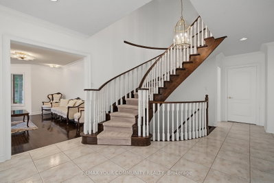 20 Fern Avenue • Richmond Hill, ON photo 9
