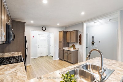 37 Hawthorne Drive • Innisfil, ON photo 9